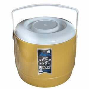 Bee Plastics Deluxe 4 Quart Insulated Ice Bucket